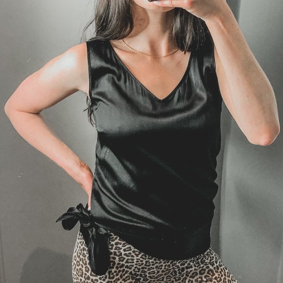 theory black sleeveless blouse - Picture 2 of 7